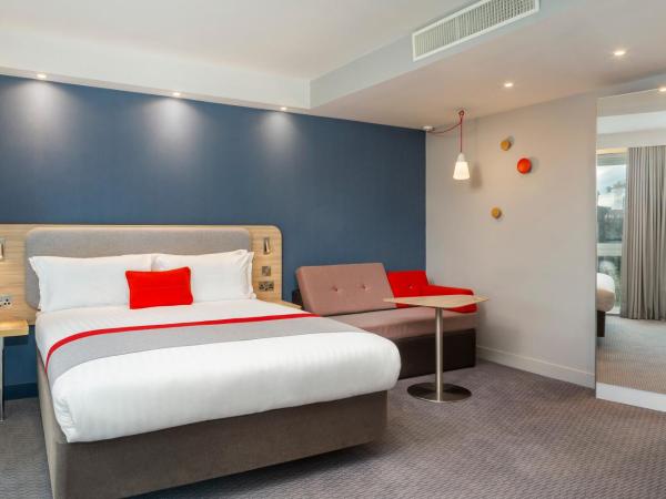 Holiday Inn Express Dublin City Centre, an IHG Hotel : photo 8 de la chambre chambre double standard avec canapé-lit