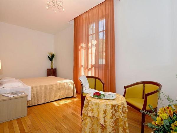 Hotel La Colonna : photo 2 de la chambre chambre lits jumeaux