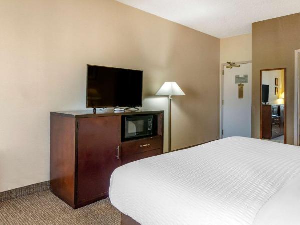 Comfort Inn & Suites Seattle North : photo 2 de la chambre chambre lit king-size