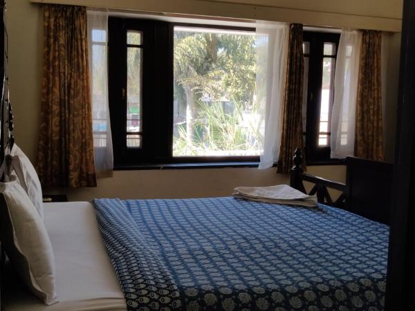 The Fateh Hotel by Le Pension Stays : photo 7 de la chambre chambre lit king-size