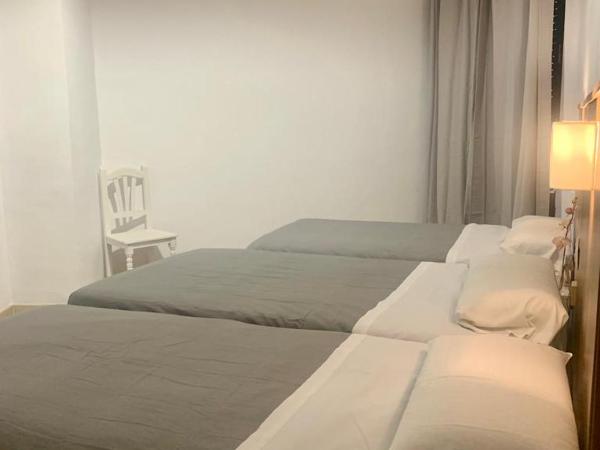 Hotel Gran Plaza : photo 2 de la chambre chambre double avec lit d'appoint