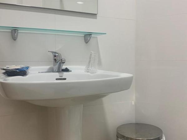 Hotel Gran Plaza : photo 5 de la chambre chambre double avec lit d'appoint