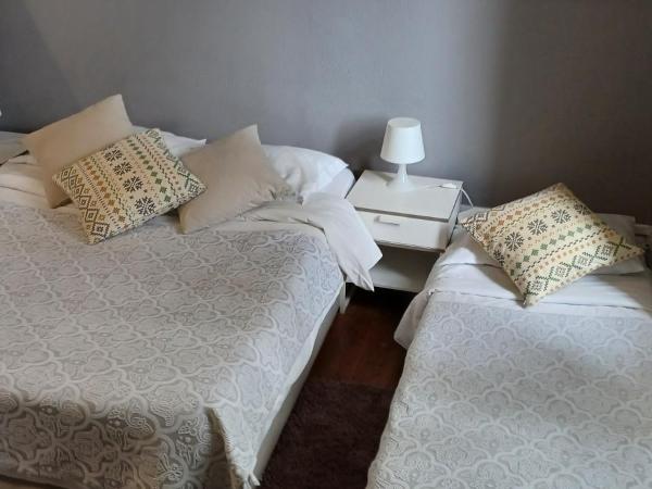 WW Hostel & Suites : photo 1 de la chambre chambre double avec lit d'appoint (3 adultes)