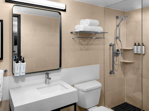 voco Times Square South New York, an IHG Hotel : photo 9 de la chambre chambre lit king-size standard