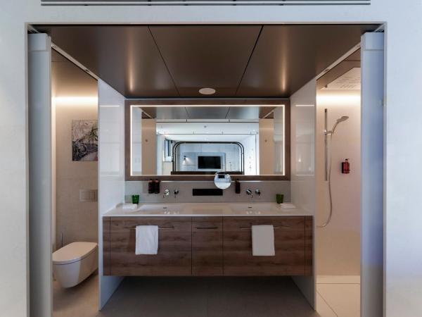 b'mine Hotel Frankfurt Airport : photo 3 de la chambre hébergement carloft