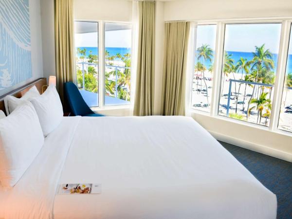 B Ocean Resort Fort Lauderdale Beach : photo 5 de la chambre suite lit king-size posh - côté océan