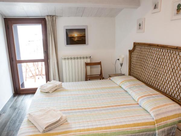 Alghero in bicicletta : photo 9 de la chambre chambre double avec salle de bains privative