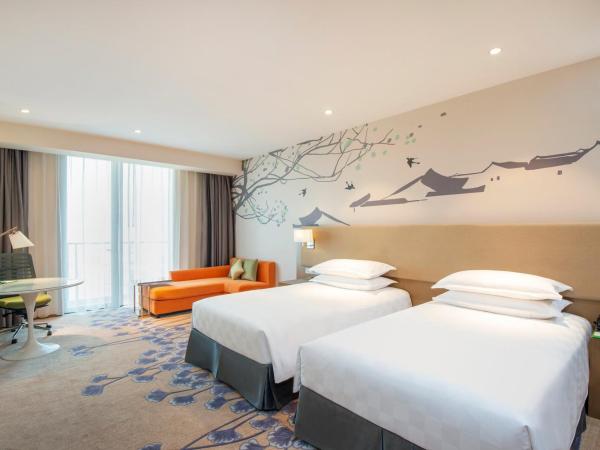 Holiday Inn Chengdu High-Tech Center, an IHG Hotel : photo 2 de la chambre chambre double standard avec balcon 