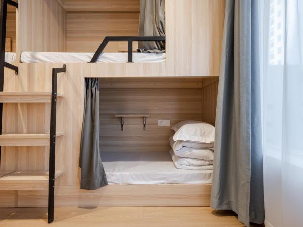 Dayin International Youth Hostel - Shanghai East Nanjing Road & People's Square & The Bund Branch : photo 5 de la chambre lit dans dortoir pour hommes de 6 lits