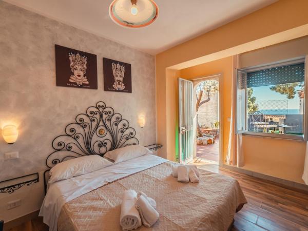 Taormina Garden Hotel : photo 2 de la chambre chambre double ou lits jumeaux standard