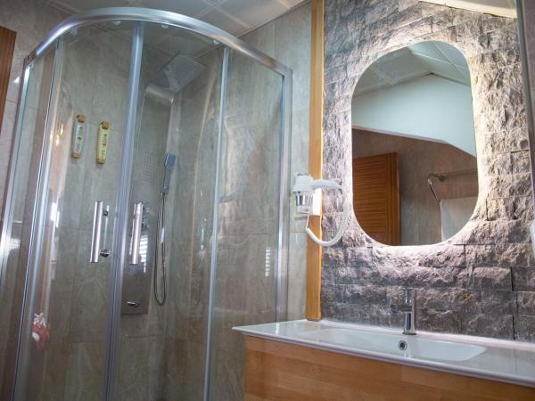 Emirtimes Hotel Kadıköy : photo 2 de la chambre suite deluxe avec lit king-size