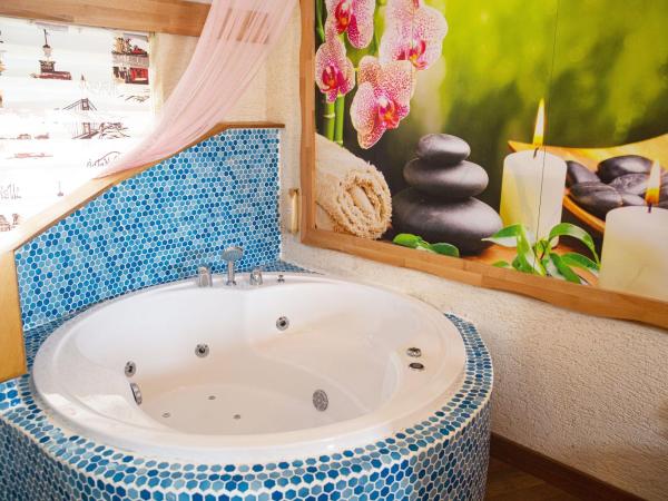 Emirtimes Hotel Kadıköy : photo 5 de la chambre suite deluxe avec lit king-size