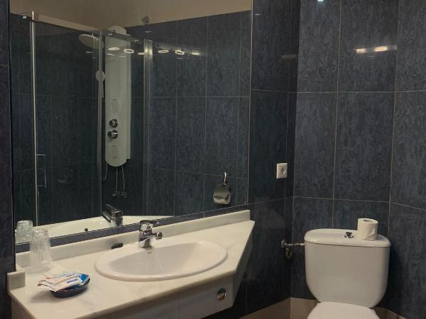 Hotel Gran Plaza : photo 8 de la chambre chambre double avec lit d'appoint