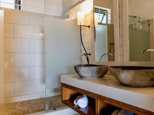 Constance Sakoa Boutik : photo 7 de la chambre suite face à la plage