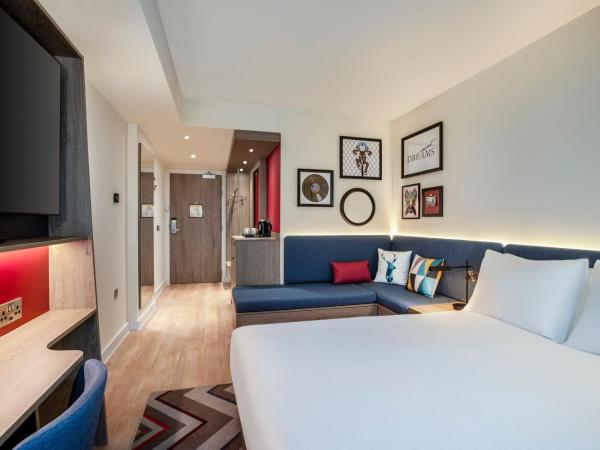 Hampton By Hilton Bath City : photo 8 de la chambre chambre lit queen-size avec canapé-lit