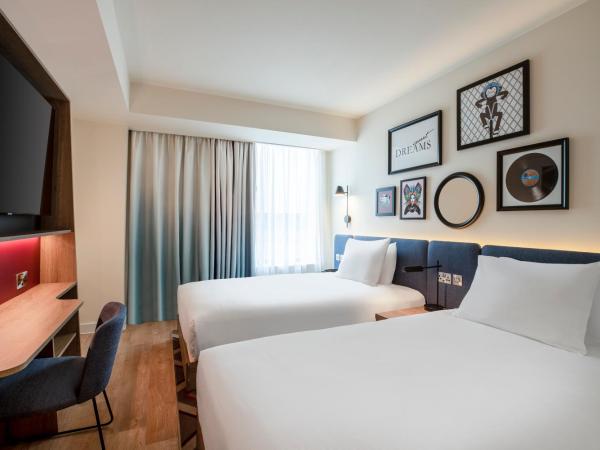 Hampton By Hilton Bath City : photo 9 de la chambre chambre lits jumeaux