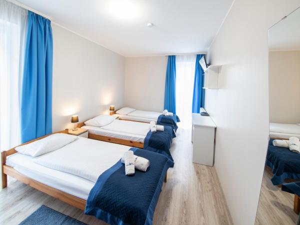 Hotel Nowa Panorama : photo 1 de la chambre chambre triple