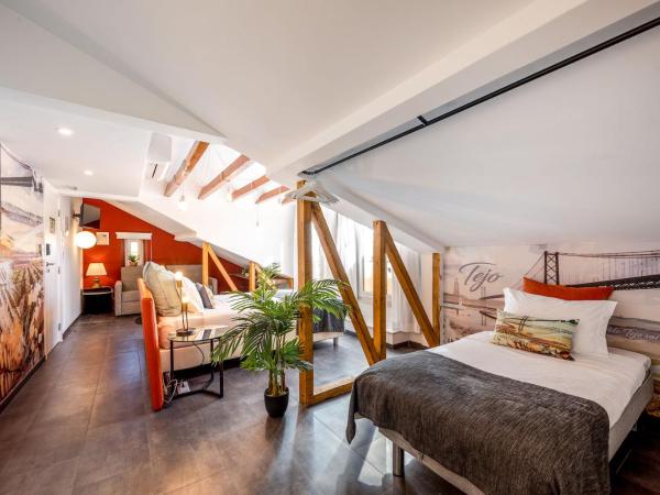 Lisbon Wine House - Rooms & Suites : photo 5 de la chambre chambre familiale supérieure