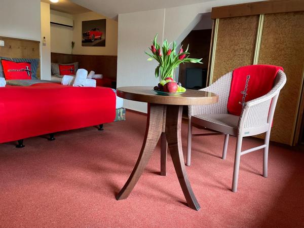 MUSTANG INN am Großen Garten : photo 10 de la chambre chambre triple standard