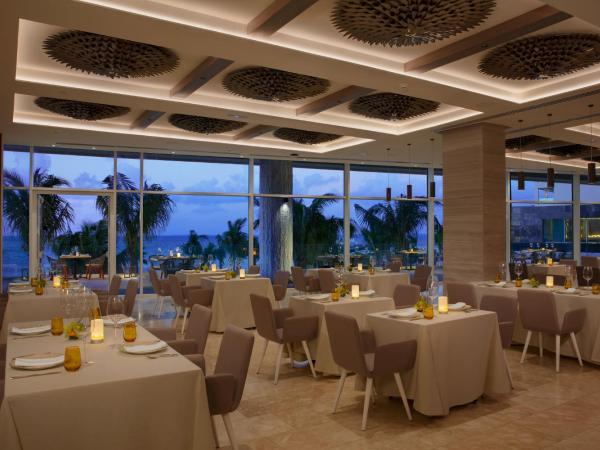 Breathless Cancun Soul Resort & Spa - Adults Only - All Inclusive : photo 9 de la chambre suite junior lit king-size club xhale – côté océan