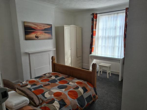 Maon Hotel : photo 3 de la chambre chambre double avec salle de bains privative