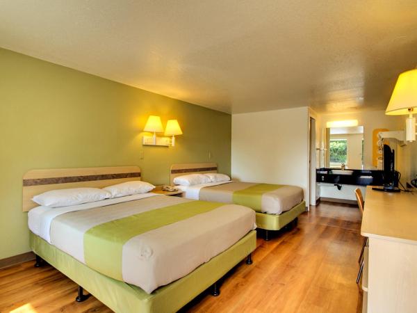 Rodeway Inn : photo 2 de la chambre chambre double avec 2 lits doubles - non-fumeurs