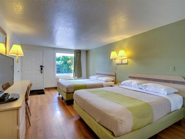 Rodeway Inn : photo 5 de la chambre chambre double avec 2 lits doubles - non-fumeurs