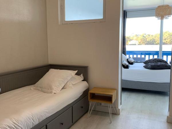 Le Relais Du Lac : photo 7 de la chambre chambre triple supérieure avec balcon et vue sur le lac