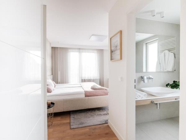 Adele Apartments : photo 3 de la chambre chambre double deluxe