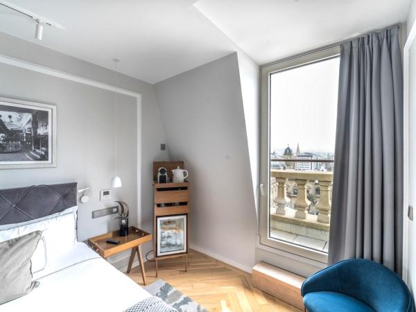 Lasala Plaza Hotel : photo 4 de la chambre petite chambre double - vue sur mer