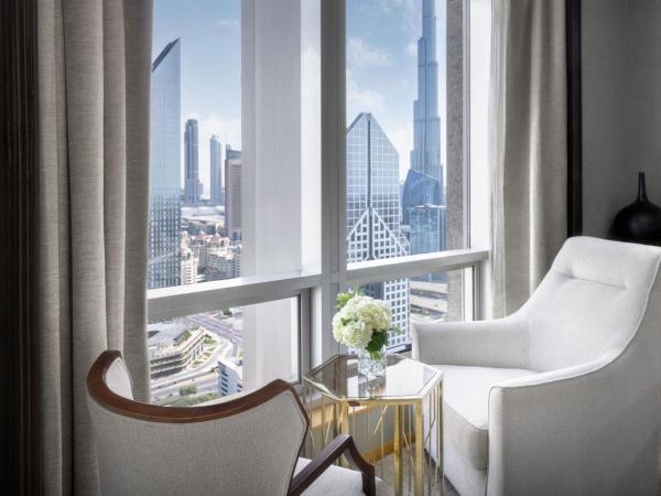Shangri-La Dubai : photo 7 de la chambre chambre lit king-size de luxe - vue sur burj khalifa