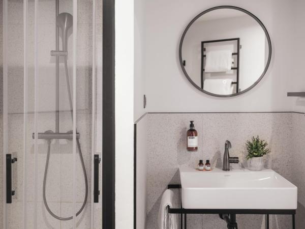 Maisons du Monde Hotel & Suites - Nantes : photo 3 de la chambre stockholm - appartement 1 chambre place royale - 31 m²