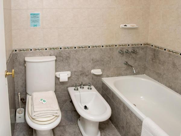 La Casa de Bulnes : photo 10 de la chambre chambre triple avec baignoire