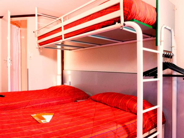 Premiere Classe Reims Est - Taissy : photo 6 de la chambre chambre triple