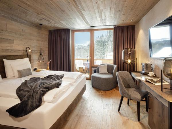 Alpenhotel Kitzbühel am Schwarzsee - 4 Sterne Superior : photo 1 de la chambre chambre double avec balcon