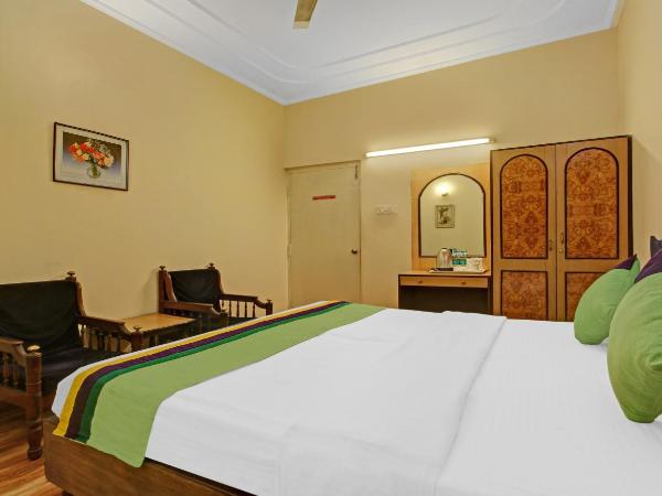 Treebo Mira Inn : photo 8 de la chambre chambre double standard