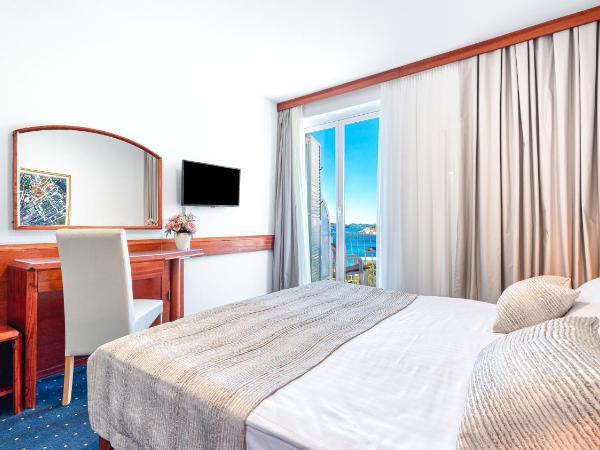 Hotel Komodor : photo 1 de la chambre chambre double/lits jumeaux - balcon et vue sur mer