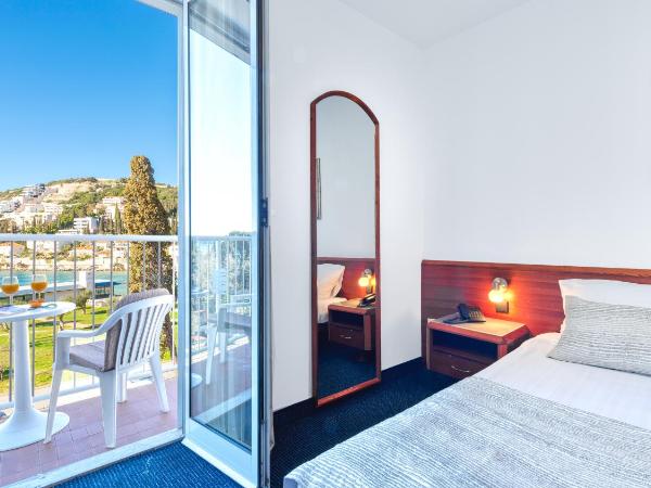 Hotel Komodor : photo 10 de la chambre chambre double/lits jumeaux - balcon et vue sur mer
