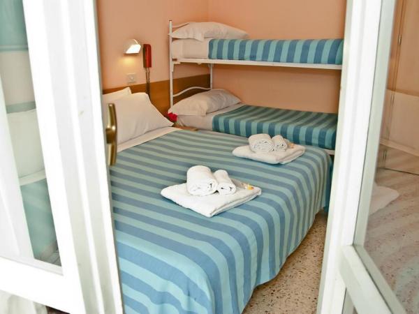 Hotel Staccoli : photo 2 de la chambre chambre quadruple