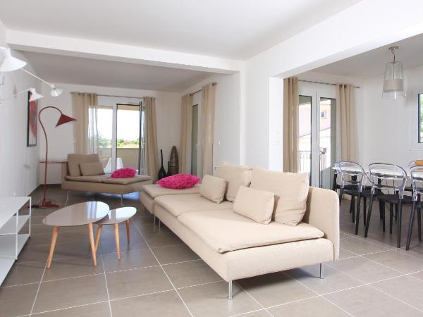 Residence Catherine : photo 2 de la chambre appartement supérieur 3 chambres (7 adultes)