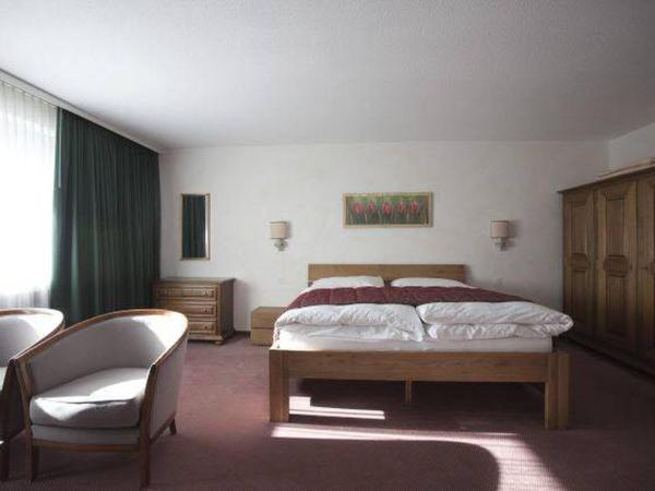 Hotel Regina Terme : photo 4 de la chambre chambre double standard avec balcon et vue sur la montagne