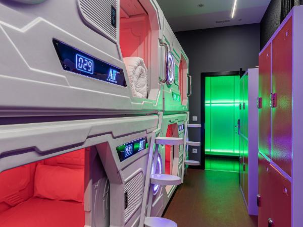 Art Seven Hostel Capsules : photo 2 de la chambre lit capsule double dans dortoir mixte