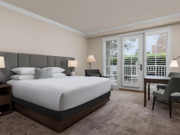 L'Auberge Del Mar Resort and Spa : photo 2 de la chambre hébergement lit king-size avec jardin terrasse
