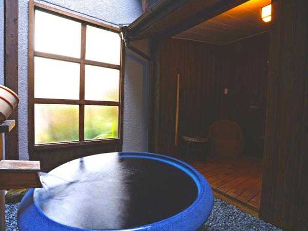 Nazuna Kyoto Nijo-jo : photo 8 de la chambre suite (59 m²) avec baignoire extérieure - réservée aux adultes