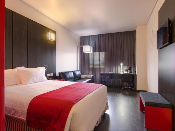 Ramada Encore by Wyndham Guadalajara Sur : photo 5 de la chambre chambre lit queen-size pour personnes à mobilité réduite - non-fumeurs