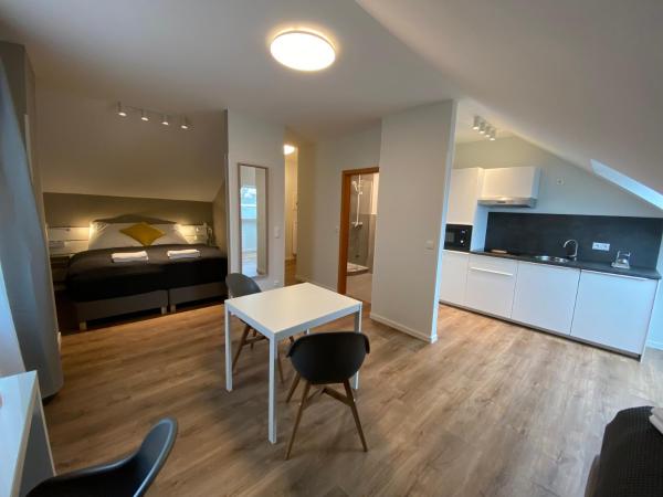 Zur Waldlust : photo 1 de la chambre chambre triple avec salle de bains privative