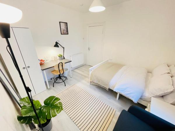 Leytonstone House - SleepyLodge : photo 3 de la chambre petite chambre double