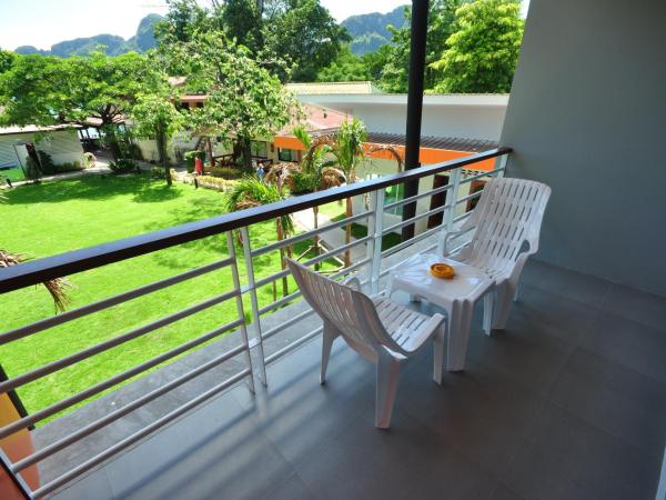 Phi Phi Rimlay Resort : photo 4 de la chambre chambre double deluxe avec balcon