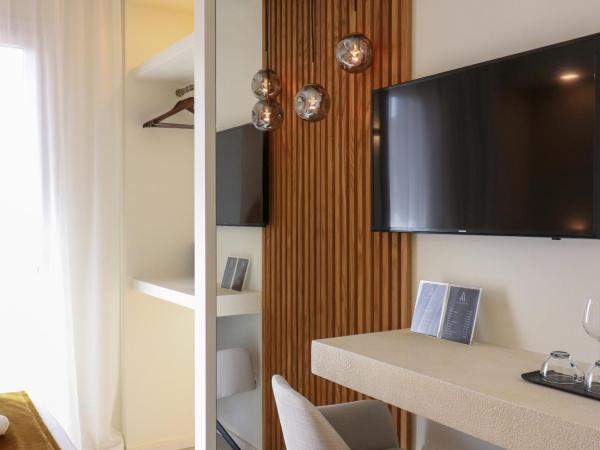 Double A Luxury Room : photo 2 de la chambre chambre double avec balcon