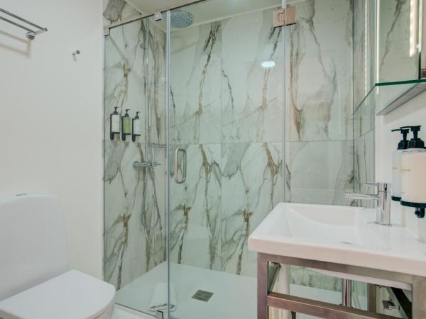 Solar dos Poetas : photo 7 de la chambre chambre double avec balcon - vue sur place